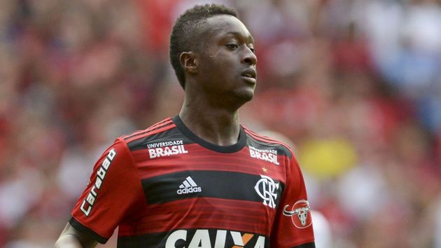 Flamengo atualiza situação médica do atacante Marlos Moreno