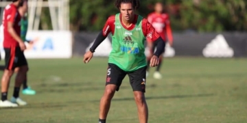 Com desfalques, Flamengo terá novo meio de campo diante do Colorado