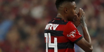 Barbieri insiste com esquema no Flamengo mesmo sem Vitinho engrenar