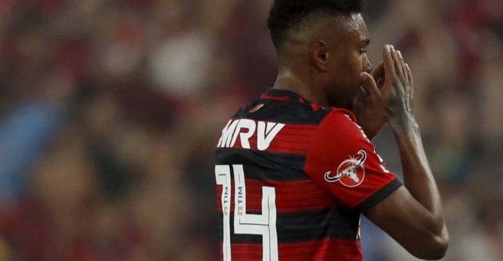 Barbieri insiste com esquema no Flamengo mesmo sem Vitinho engrenar