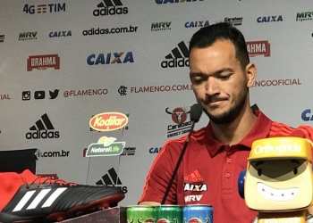 Antes de clássico, Réver pede para Fla esquecer crise no Vasco: "Temos nada a ver com isso"