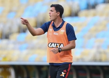 Barbieri não garante volta de Diego contra o Corinthians pela Copa do Brasil