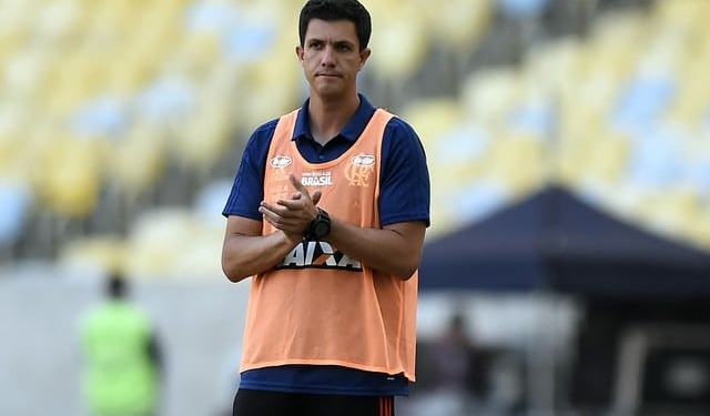 Barbieri vibra com vitória do Fla e explica saída de Vitinho: "Tem que pensar no melhor para a equipe"