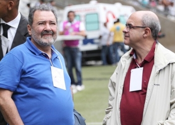 CEO pediu demissão, mas frequenta vestiário e campo de jogo no Flamengo