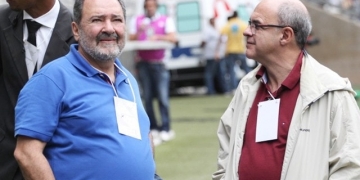 CEO pediu demissão, mas frequenta vestiário e campo de jogo no Flamengo