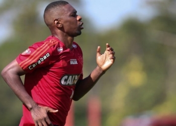 Com recuperação de seis a oito meses, Juan definirá seu futuro no Flamengo