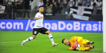 Diego Alves tem lesão constatada na coxa esquerda; exames não apontam contusão em Diego