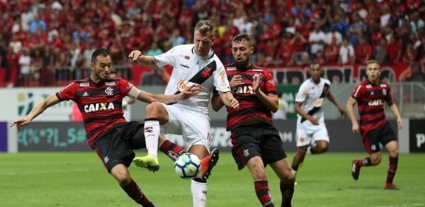 Flamengo empata com o Vasco em clássico conturbado em Brasília
