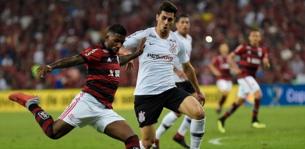 Fla levanta 49 bolas na área e sofre para definir em momento-chave do ano
