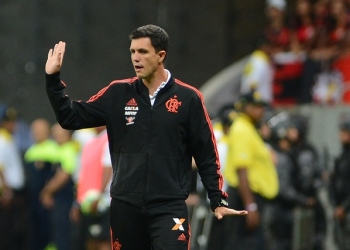 Flamengo faz reunião hoje para decidir futuro de Barbieri