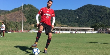 Flamengo não pagará multa de R$ 1 milhão e abre mão de Réver contra o Inter