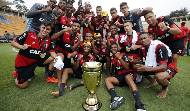 Flamengo promove torneio de base em busca de novos talentos