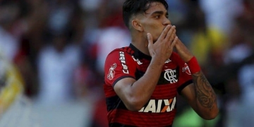 Flamengo vence Atlético-MG e fica a 3 pontos da liderança