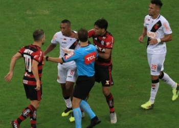 Flamengo é o líder em cartões vermelhos no Brasileirão