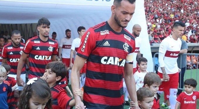 Jornalistas comentam sobre caso Réver, e Barreto afirma que Rodrigo Caetano foi quem alertou o Inter