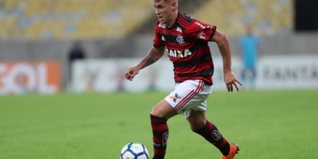 10 minutos em dois meses: Matheus Savio 'ressurge' como opção no Fla