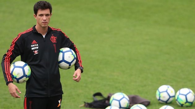 Palmeiras vai de 8 pontos atrás do Flamengo a 2 na frente após virada da Copa