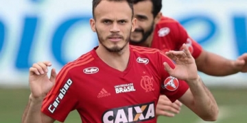 Fla faz um gol a cada 86 cruzamentos e sofre com insistência em fórmula