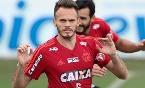 Fla faz um gol a cada 86 cruzamentos e sofre com insistência em fórmula