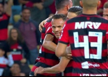 Assista: Renê abre o placar para o Flamengo diante da Chape