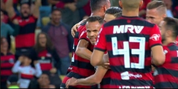 Assista: Renê abre o placar para o Flamengo diante da Chape
