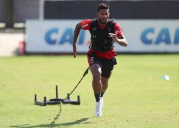 Rodinei reencarna Márcio Araújo no Flamengo e entra em crise com torcida
