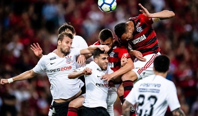 Réver diz que Flamengo não cumpriu dever em casa: "A gente tem sofrido no quesito finalização"