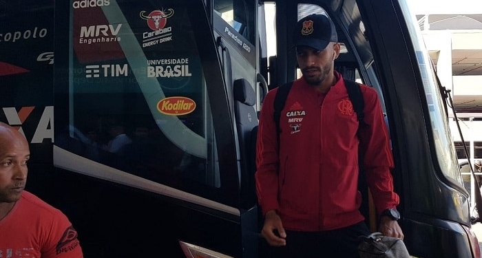 Rômulo treina como titular, e Uribe volta ao ataque do Flamengo contra o Inter