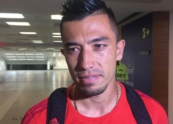 Uribe pede, sinaliza, mas fica isolado e cumpre mais um jogo de agonia no Fla