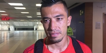 Uribe pede, sinaliza, mas fica isolado e cumpre mais um jogo de agonia no Fla
