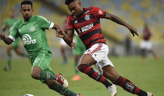 Vitória do alívio traz boas novas para Barbieri, mas Vitinho e Uribe ainda intrigam no Fla