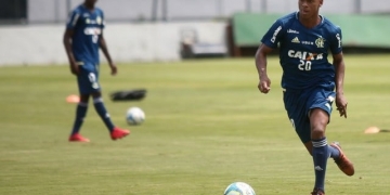 Após quatro meses fora por lesão, autor do 1º gol do Fla em 2018 comemora retorno: "Nunca abaixei a cabeça"