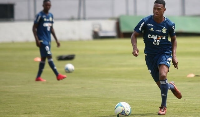 Após quatro meses fora por lesão, autor do 1º gol do Fla em 2018 comemora retorno: "Nunca abaixei a cabeça"