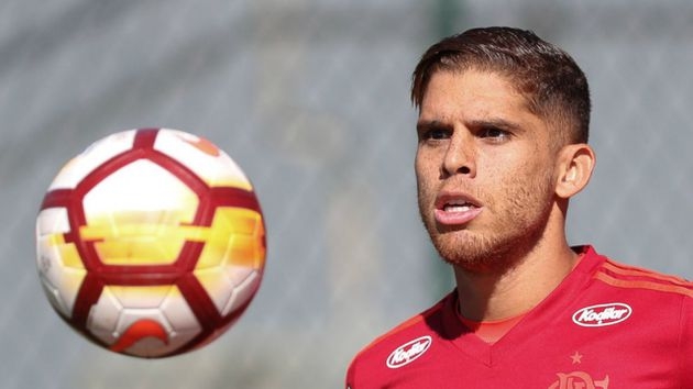 Flamengo preserva Cuéllar em treino e indica time titular que pega o Vasco