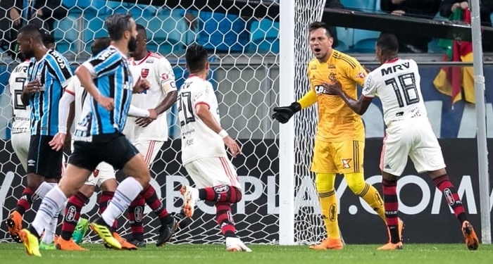 Corinthians e Flamengo contam com retrospecto positivo de seus goleiros em caso pênaltis na Copa do Brasil