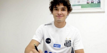 Flamengo planeja 2019 e mira lateral Dodô do Santos