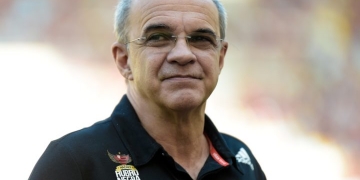 Torcida do Fla protesta contra time e xinga presidente no Maracanã
