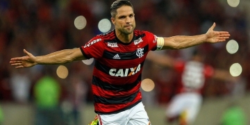 Uma derrota em 21 jogos: em alta nos clássicos, Diego é trunfo do Flamengo contra o Vasco