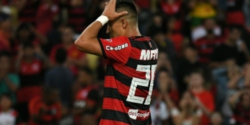 Expectativa x realidade: badalados na chegada e em baixa, Vitinho e Uribe ganham nova chance no Flamengo