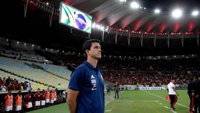 No Flamengo, vice de futebol bota mais créditos na conta de Barbieri, mas quer provas de evolução