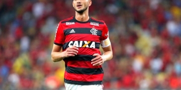 Flamengo deve R$ 1 milhão ao Inter, por escalar Réver no primeiro turno