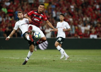 Jejum dos centroavantes: seca dura 9 jogos e sobrecarrega sistema do Flamengo de Barbieri