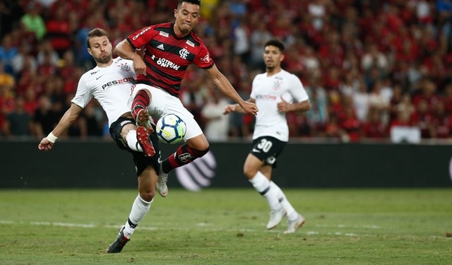 Jejum dos centroavantes: seca dura 9 jogos e sobrecarrega sistema do Flamengo de Barbieri