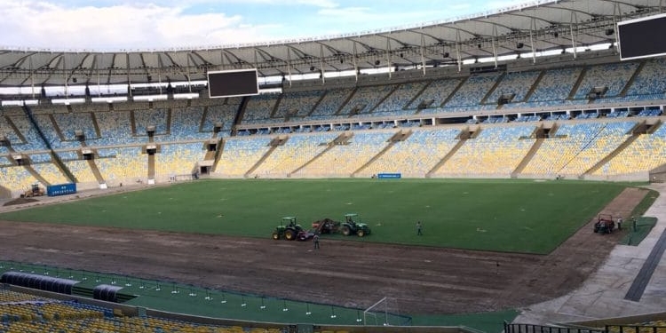 Gramado do Maracanã é alvo do fim de semana; tratamento deve ter resultado para Fla x Corinthians
