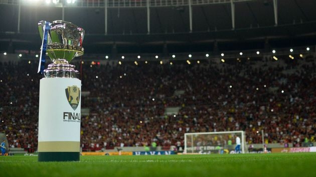 Árbitro de Flamengo x Corinthians irrita diretoria carioca por atuação no passado