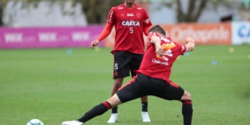 Dorival Júnior comanda primeiro treino no Ninho do Urubu