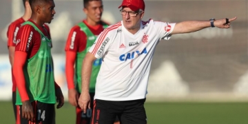 Confiante, livre e agressivo: nova postura abre caminho para Vitinho se firmar na reta final
