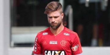 Meia Diego é reavaliado, tem lesão constatada e inicia tratamento no Fla