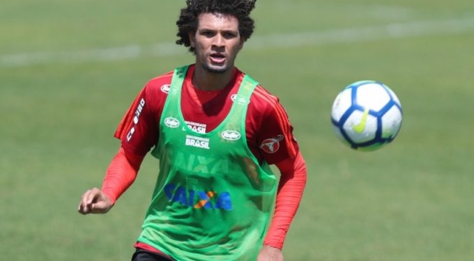 Arão alerta para perigos do Flu e celebra clássico no Maracanã