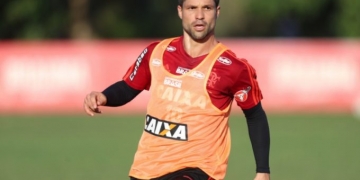 Diego é testado por Dorival Júnior na equipe titular do Flamengo